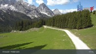 Archived image Webcam Ehrwald Alm - Feldernalm Zugspitze 10:00