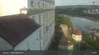 Archiv Foto Webcam Passau: Panoramablick auf Donau, Ortspitze und Altstadt 18:00
