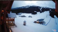 Archived image Webcam Lake Louise: Base Area 04:00