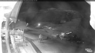 Archived image Webcam Lake Louise: Base Area 04:00