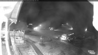 Archived image Webcam Lake Louise: Base Area 05:00