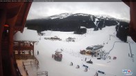 Archived image Webcam Lake Louise: Base Area 07:00