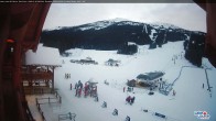 Archived image Webcam Lake Louise: Base Area 07:00