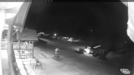 Archived image Webcam Lake Louise: Base Area 23:00