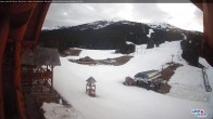 Archived image Webcam Lake Louise: Base Area 04:00