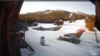Archived image Webcam Lake Louise: Base Area 18:00