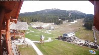 Archived image Webcam Lake Louise: Base Area 08:00