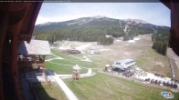 Archived image Webcam Lake Louise: Base Area 12:00