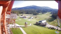 Archived image Webcam Lake Louise: Base Area 06:00