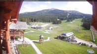 Archived image Webcam Lake Louise: Base Area 08:00