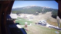 Archived image Webcam Lake Louise: Base Area 12:00