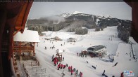 Archived image Webcam Lake Louise: Base Area 09:00