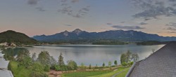 Archiv Foto Webcam Faaker See, Blickrichtung Süden 19:00