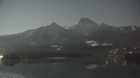 Archiv Foto Webcam Faaker See, Blickrichtung Mittagskogel 23:00