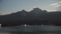 Archiv Foto Webcam Faaker See, Blickrichtung Mittagskogel 03:00