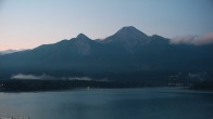 Archiv Foto Webcam Faaker See, Blickrichtung Mittagskogel 05:00