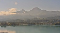 Archiv Foto Webcam Faaker See, Blickrichtung Mittagskogel 09:00