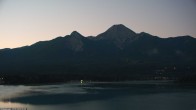 Archiv Foto Webcam Faaker See, Blickrichtung Mittagskogel 05:00