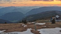 Archiv Foto Webcam Gerlitzen-Gipfel - Alpengasthof 19:00