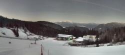 Archived image Webcam Middle station Kanzelhöhe, skiresort Gerlitzen 06:00