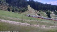 Archiv Foto Webcam Kanzelhöhe: Schirmbar und Sonnenarena 11:00