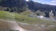 Archiv Foto Webcam Kanzelhöhe: Schirmbar und Sonnenarena 13:00