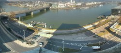 Archiv Foto Webcam Linz: Donaulände und Nibelungenbrücke 09:00