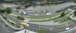 Archiv Foto Webcam Linz: Donaulände und Nibelungenbrücke 11:00