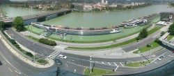 Archiv Foto Webcam Linz: Donaulände und Nibelungenbrücke 11:00