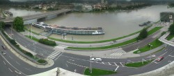 Archiv Foto Webcam Linz: Donaulände und Nibelungenbrücke 19:00