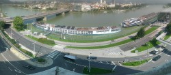 Archiv Foto Webcam Linz: Donaulände und Nibelungenbrücke 09:00