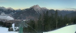 Archived image Webcam 3-chair lift Wettersteinbahnen Ehrwald 07:00