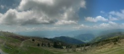 Archiv Foto Webcam Gerlitzen: Hotel / Gasthof Pacheiner 11:00
