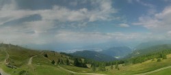 Archiv Foto Webcam Gerlitzen: Hotel / Gasthof Pacheiner 09:00