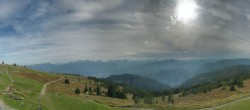 Archiv Foto Webcam Gerlitzen: Hotel / Gasthof Pacheiner 14:00
