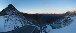 Archiv Foto Webcam Schwarze Schneid / Rettenbachgletscher 17:00