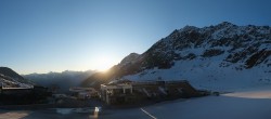 Archiv Foto Webcam Rettenbachgletscher Stadion 05:00