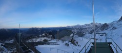 Archiv Foto Webcam Garmisch: Ausblick am Osterfelderkopf 15:00