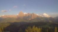 Archiv Foto Webcam Ausblick Seiser Alm 19:00