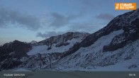 Archiv Foto Webcam Stubaier Gletscher: Eisgrat Bergstation 02:00