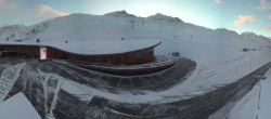 Archiv Foto Webcam Timmelsjoch: Mautstation Top Mountain Crosspoint 06:00
