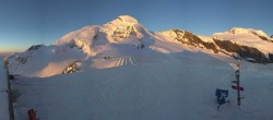 Archiv Foto Webcam Mountain Restaurant Mittelallalin 05:00