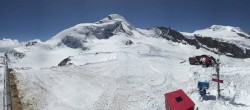 Archived image Webcam View Mountain Restaurant Mittelallalin 13:00