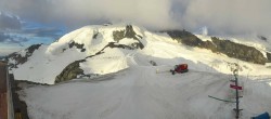 Archived image Webcam View Mountain Restaurant Mittelallalin 05:00
