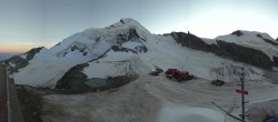 Archived image Webcam View Mountain Restaurant Mittelallalin 19:00
