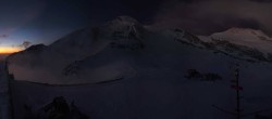 Archived image Webcam View Mountain Restaurant Mittelallalin 05:00