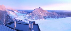 Archived image Panoramic webcam view at the Dachstein Glacier 05:00