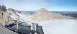 Archived image Panoramic webcam view at the Dachstein Glacier 11:00