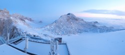 Archived image Panoramic webcam view at the Dachstein Glacier 01:00