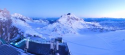 Archived image Panoramic webcam view at the Dachstein Glacier 06:00